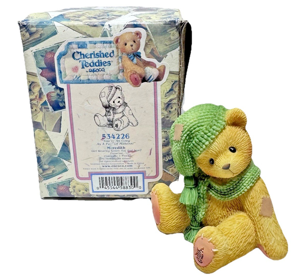 CHERISHED TEDDIES~ 534226 ~Cozy As A Pair Of Mittens Meredith-Green Hat (1999)